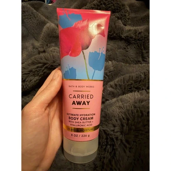 Bath and Body Works Carried Away Ultimate Hydration Body Cream - Picture 1 of 2